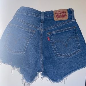 Levi’s high-rise shorts